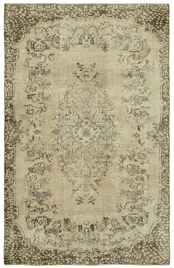 5' 6'' x 8' 6'' Hand-Knotted Vintage Rug