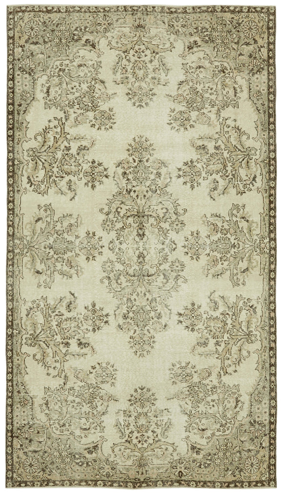 5' 5'' x 9' 7'' Hand-Knotted Vintage Rug