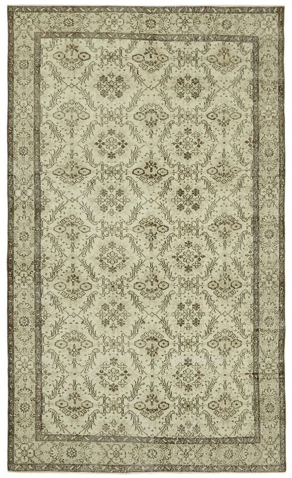 5' 9'' x 9' 4'' Hand-Knotted Vintage Rug