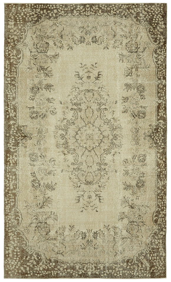 5' 7'' x 9' 2'' Handmade Vintage Rug