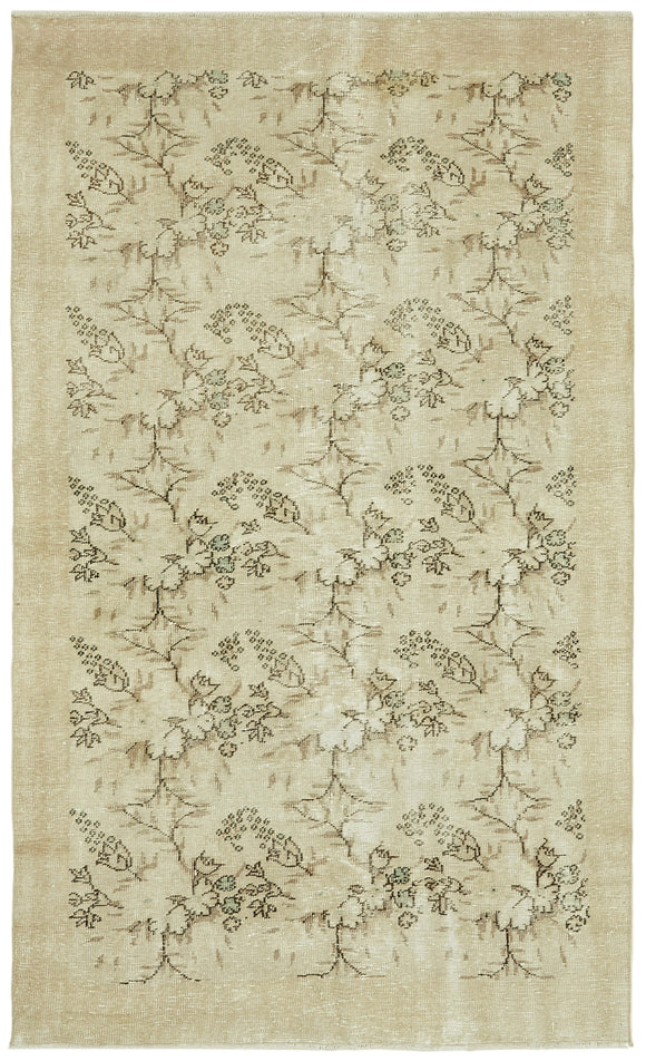 5' 4'' x 8' 10'' Distressed Vintage Rug