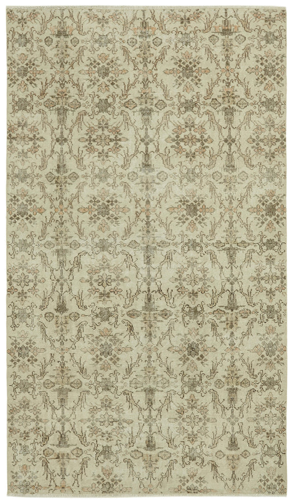 5' 5'' x 9' 2'' Vintage Hand-Knotted Rug