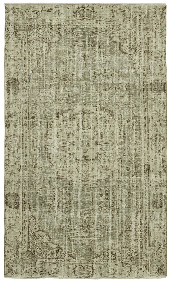 5' 5'' x 9' Vintage Hand-Knotted Rug