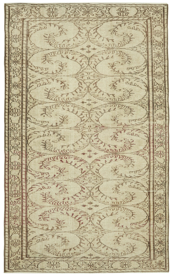 5' 7'' x 8' 11'' Vintage Hand-Knotted Rug