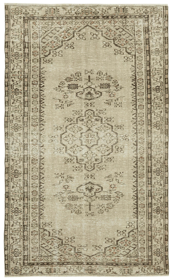 4' 8'' x 7' 5'' Vintage Hand-Knotted Rug