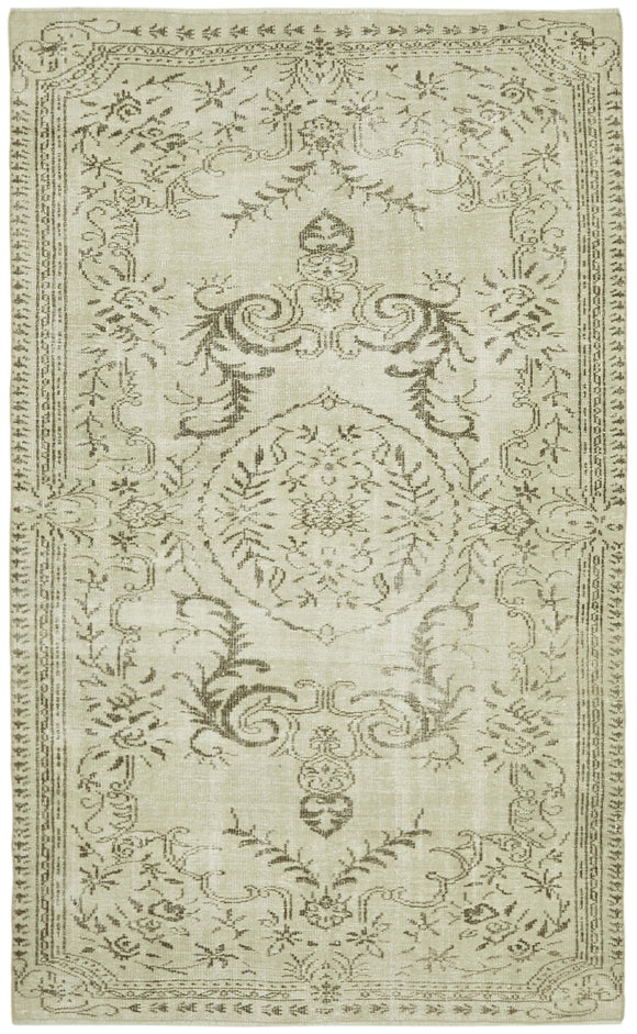 5' 8'' x 9' 3'' Turkish Distressed Rug