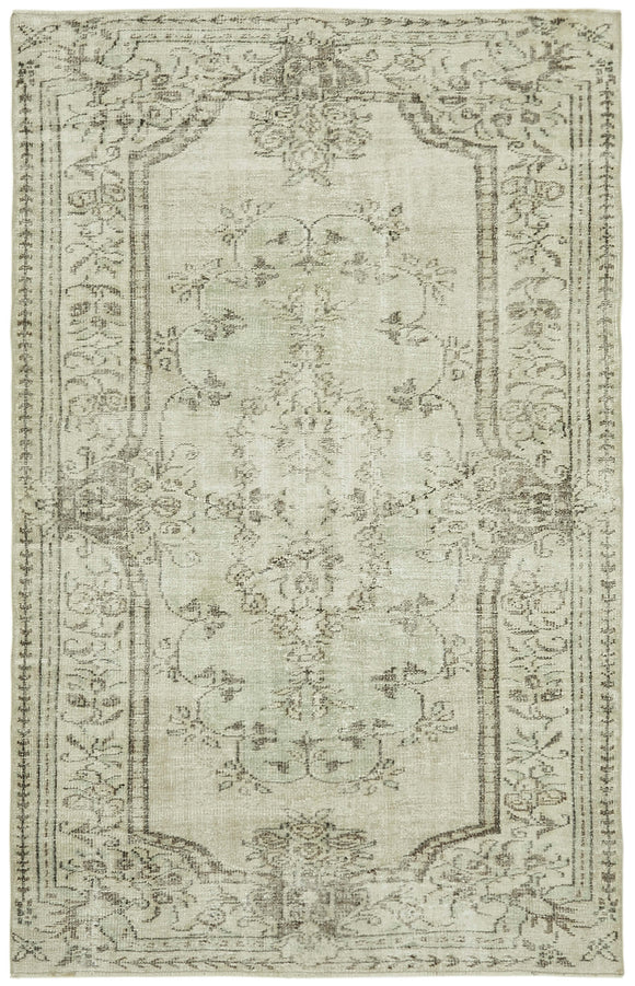 5' 5'' x 8' 6'' Turkish Distressed Rug