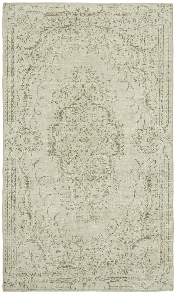 5' 9'' x 9' 5'' Turkish Distressed Rug