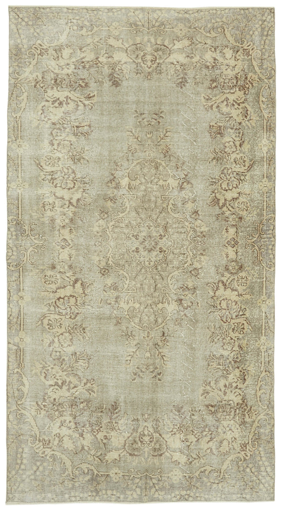5' 1'' x 8' 11'' Hand-Knotted Vintage Rug