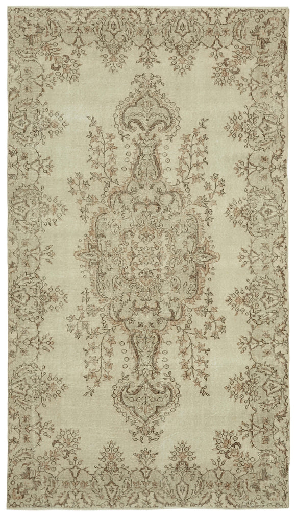 5' 6'' x 9' 9'' Hand-Knotted Vintage Rug