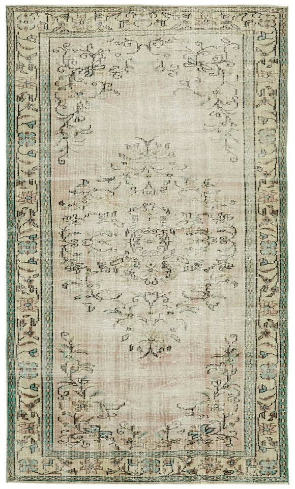 5' 5'' x 9' 1'' Hand-Knotted Vintage Rug