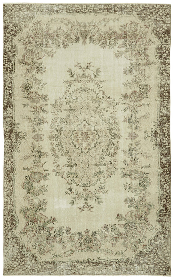 6' 7'' x 10' 6'' Hand-Knotted Vintage Rug