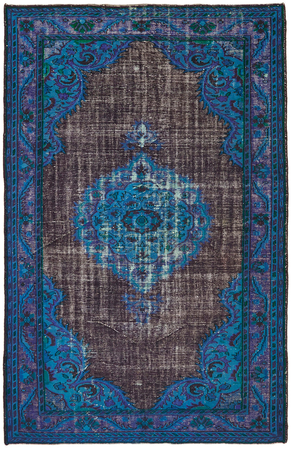 6' 11'' x 10' 8'' Turkish Hand Carved Rug