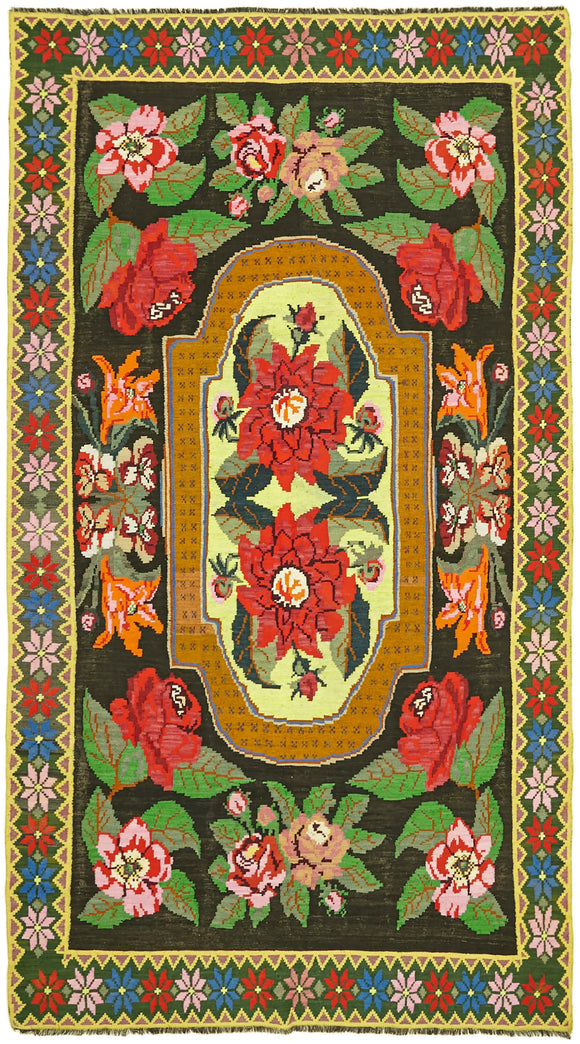 6' 8'' x 11' 3'' Moldovan Floral Vintage Rug