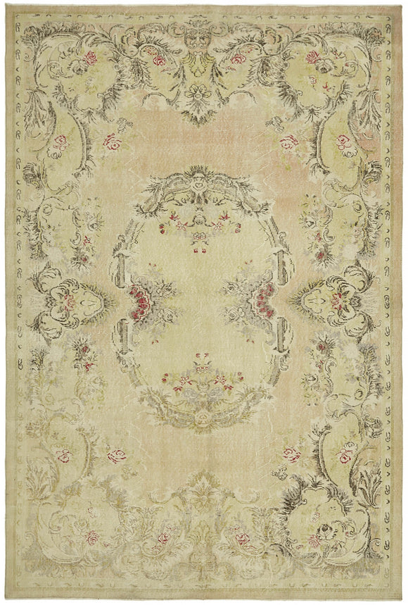 6' 10'' x 10' 2'' Vintage Turkish Rug