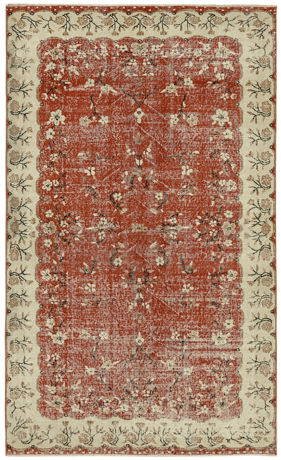 5' 1'' x 8' 6'' Vintage Turkish Rug