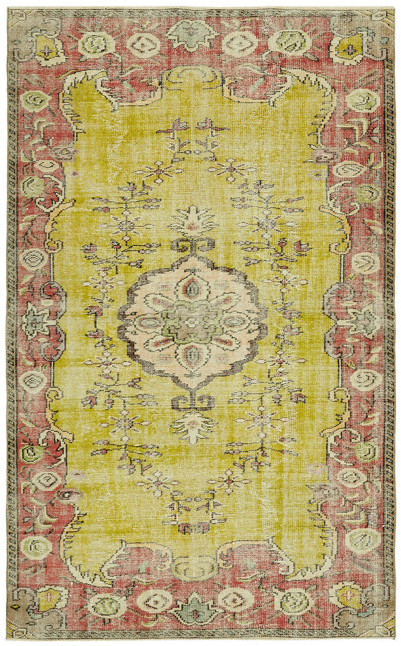 5' 5'' x 8' 9'' Vintage Distressed Rug