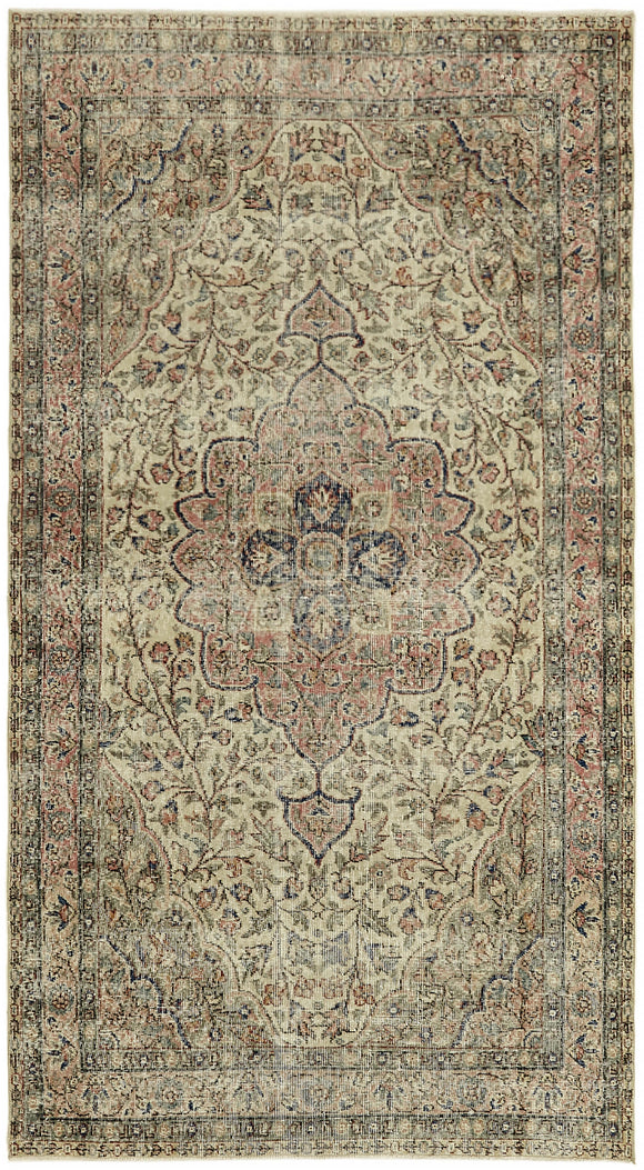 4' 8'' x 8' 5'' Vintage Distressed Rug